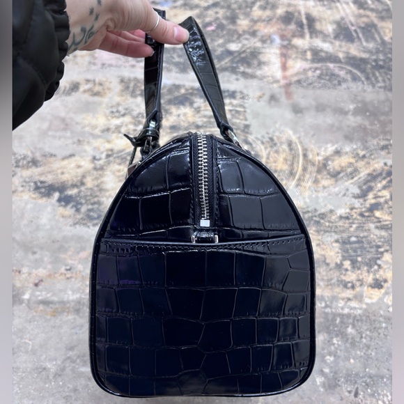 NWT Michael Kors Grayson Black Medium Crocodile-Embossed Leather Duffel Satchel - Picture 8 of 13